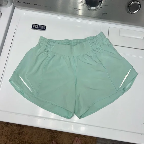 Lululemon Women's Activewear Hotty Hot Shorts Size 8 tall mint teal - Picture 4 of 6